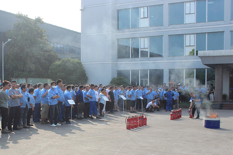 Entrenamiento de promoción de seguridad contra incendios y actividades de ejercicio de seguridad contra incendios